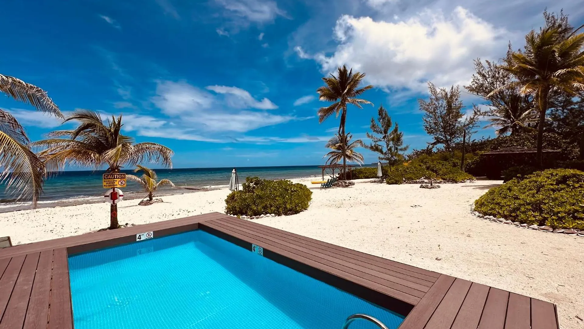Featherstone Estate, Cayman Brac location